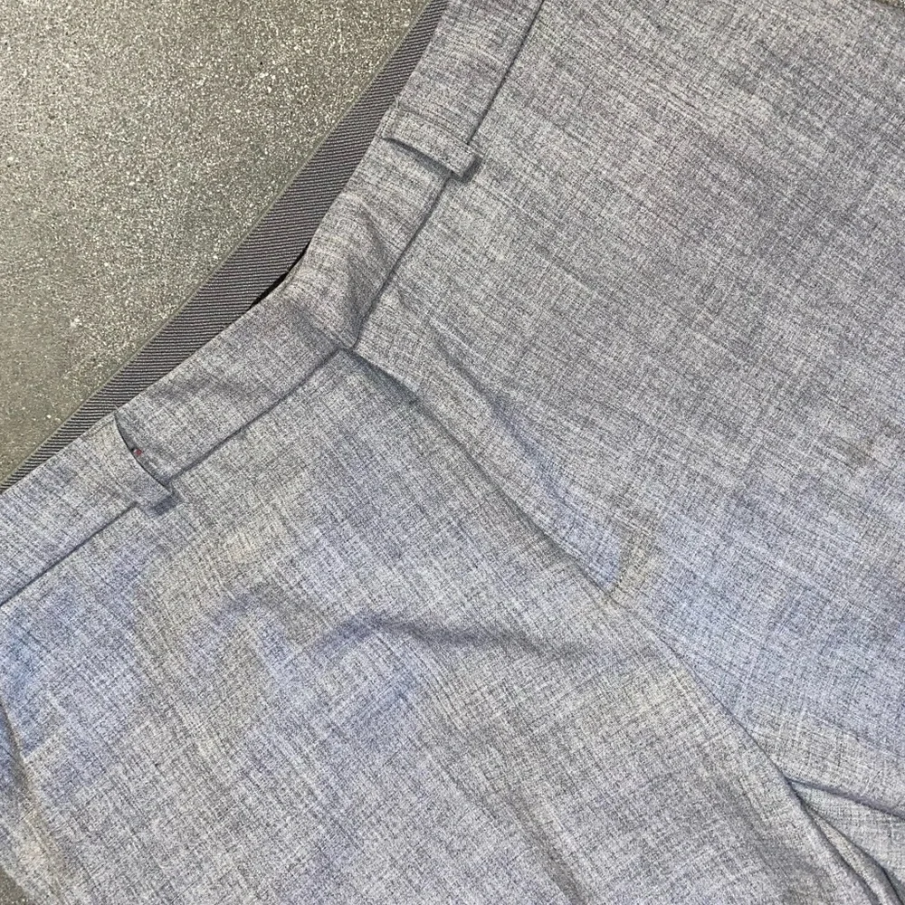 LIKE NEW Stradivarius Gray Stretch Cigarette Pants Straight Slim Mid Rise Ankle - Picture 5 of 5